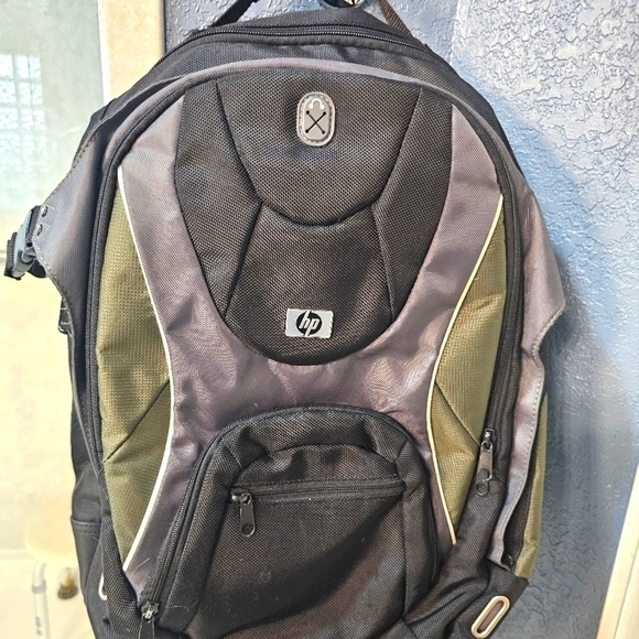HP Laptop Backpack green & black gently used. 17x17 - Picture 2 of 12